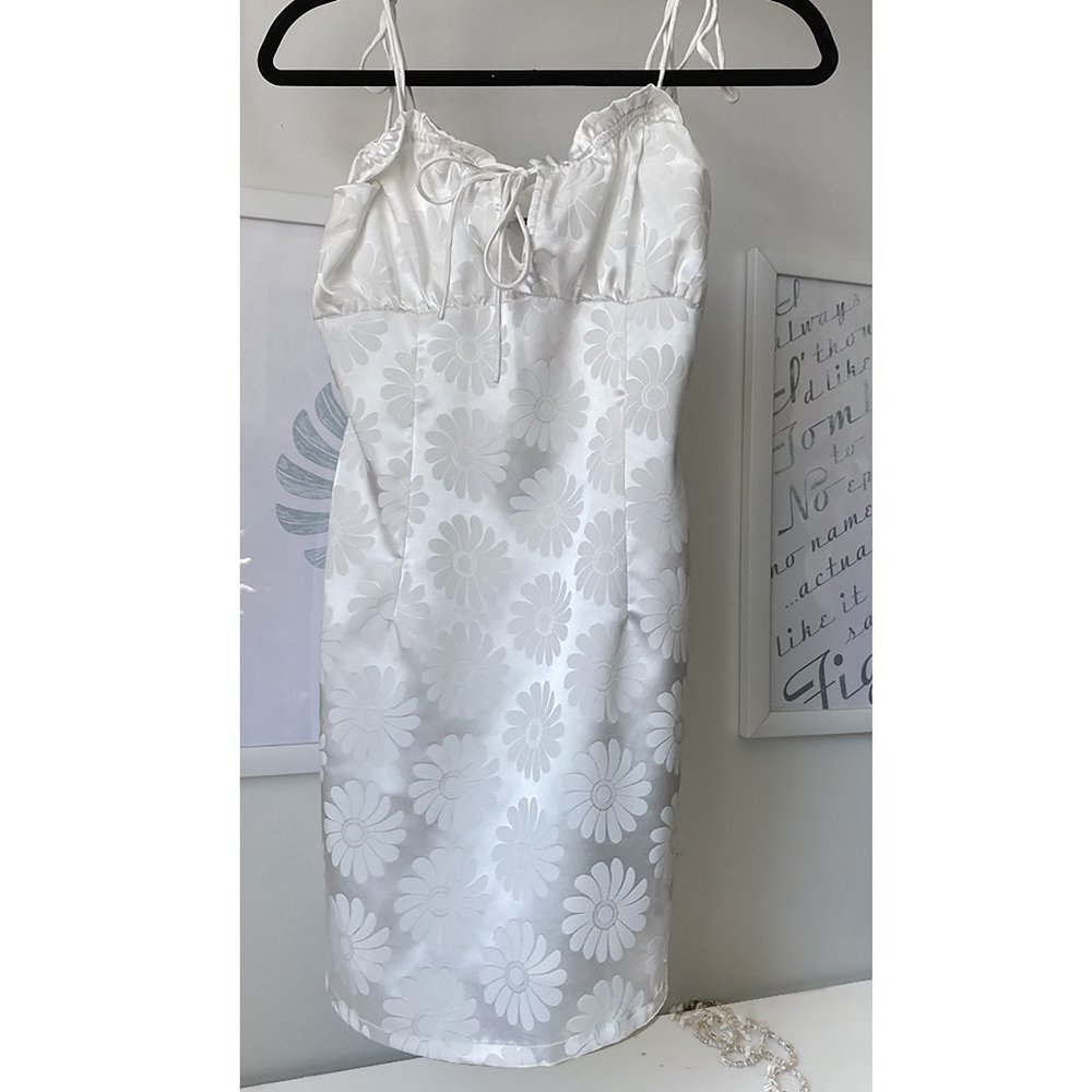 Daisy Pattern Mini Dress